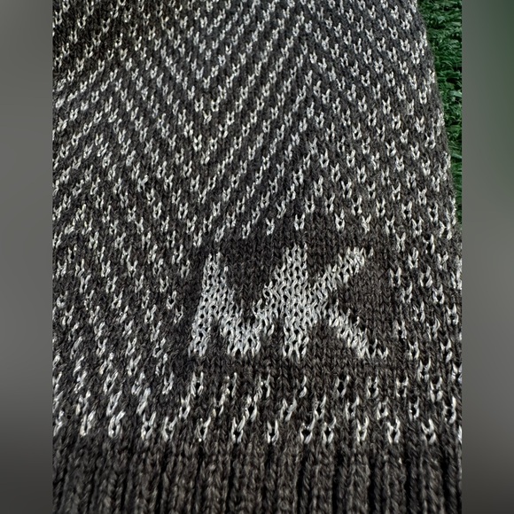 Michael Kors hat - Picture 3 of 5